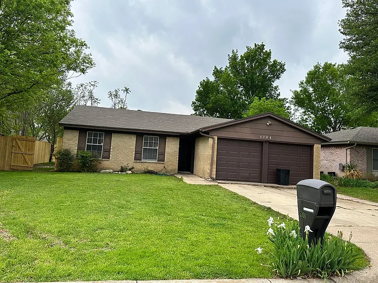 Gorgeous Home in Haltom City, TX