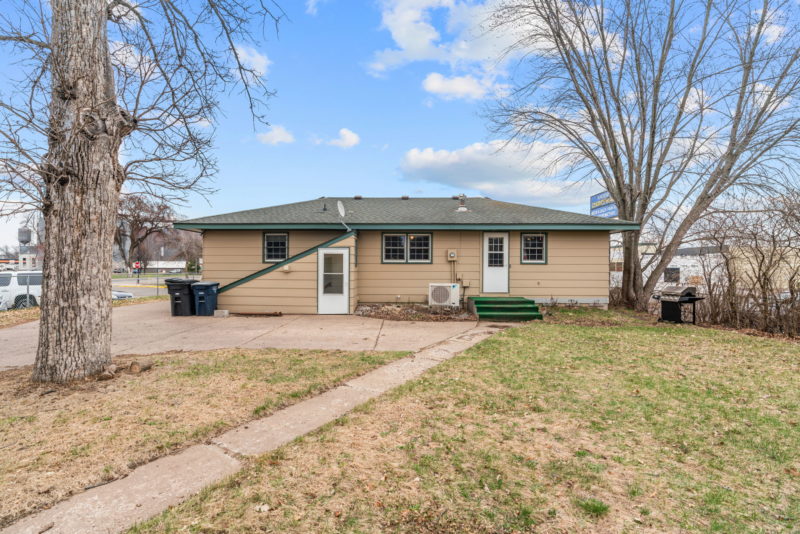 Welcome to the Best of Both Worlds — Residential, Rental & Business