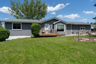 Attention Auto Mechanics, Technicians, Car Enthusiasts and Enterprising Entrepreneurs - Welcome to your own private slice of southern Minnesota