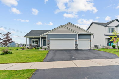Move-In Ready, One Level Gem! 3-Bd 2-Ba 3-Ga 1462-SF