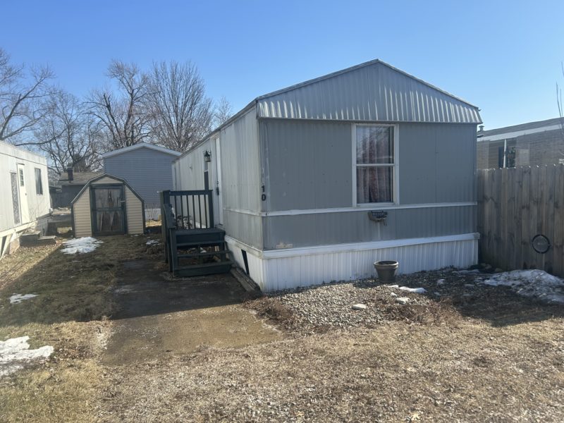 Affordable 2 Bed, 1 Bath Mobile Home-Great Opportunity!