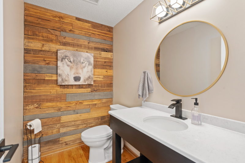 Beautiful, Spacious and Meticulously Maintained Woodbury Home